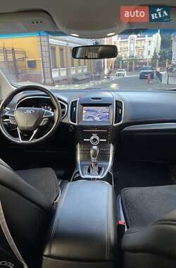 Внедорожник / Кроссовер Ford Edge 2017 в 