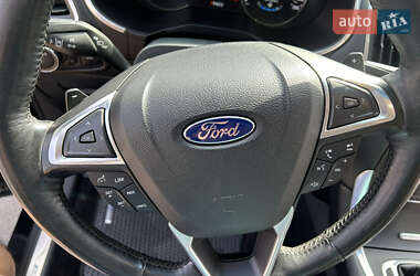 Внедорожник / Кроссовер Ford Edge 2016 в 