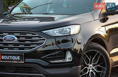 Позашляховик / Кросовер Ford Edge 2019 в 