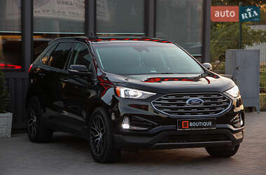 Позашляховик / Кросовер Ford Edge 2019 в 