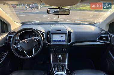 Позашляховик / Кросовер Ford Edge 2016 в 