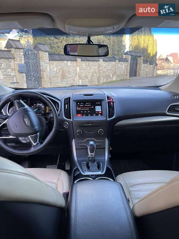 Внедорожник / Кроссовер Ford Edge 2017 в Надворной