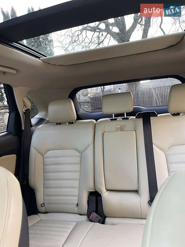 Внедорожник / Кроссовер Ford Edge 2017 в Надворной