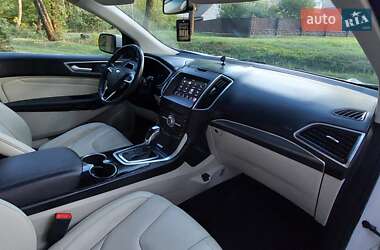 Внедорожник / Кроссовер Ford Edge 2017 в 