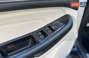 Внедорожник / Кроссовер Ford Edge 2019 в 