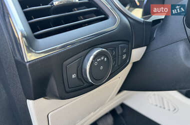 Внедорожник / Кроссовер Ford Edge 2019 в 
