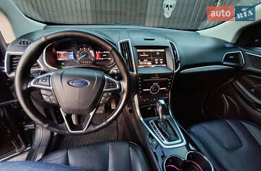 Внедорожник / Кроссовер Ford Edge 2015 в 