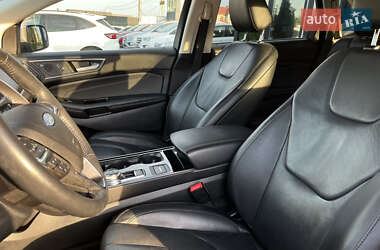 Позашляховик / Кросовер Ford Edge 2019 в 