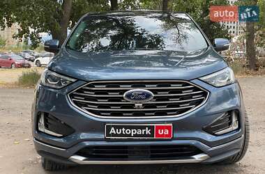 Позашляховик / Кросовер Ford Edge 2019 в 