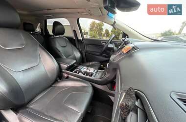 Позашляховик / Кросовер Ford Edge 2019 в 