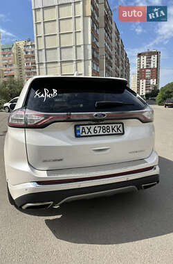 Позашляховик / Кросовер Ford Edge 2016 в 