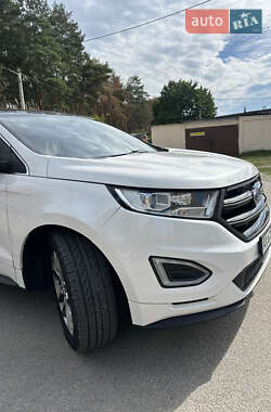 Позашляховик / Кросовер Ford Edge 2016 в 