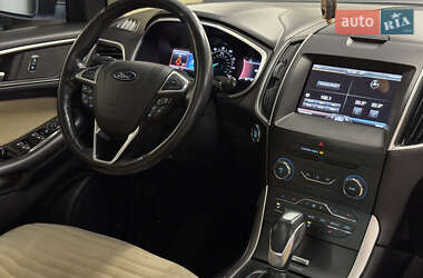 Внедорожник / Кроссовер Ford Edge 2015 в 