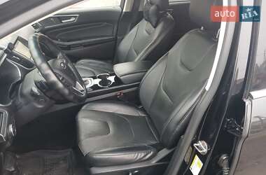 Внедорожник / Кроссовер Ford Edge 2016 в 