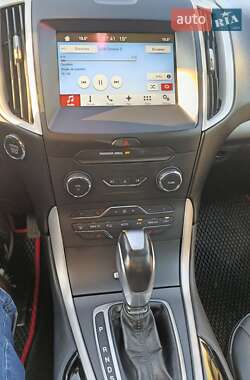 Внедорожник / Кроссовер Ford Edge 2018 в 