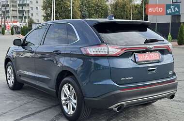 Позашляховик / Кросовер Ford Edge 2016 в 