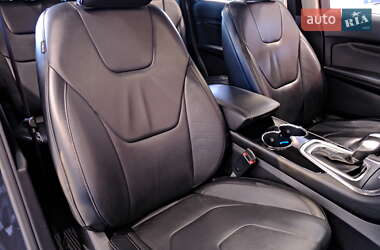 Внедорожник / Кроссовер Ford Edge 2016 в 