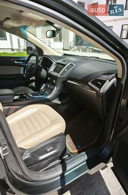 Позашляховик / Кросовер Ford Edge 2015 в 