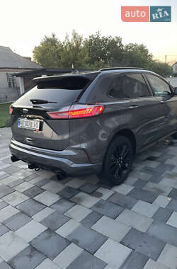 Позашляховик / Кросовер Ford Edge 2022 в 