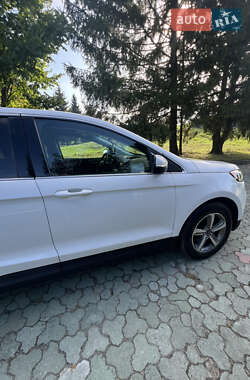 Внедорожник / Кроссовер Ford Edge 2020 в 