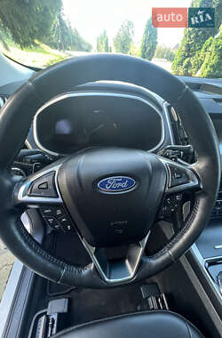 Внедорожник / Кроссовер Ford Edge 2020 в 