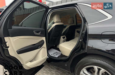 Позашляховик / Кросовер Ford Edge 2016 в 