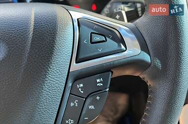 Внедорожник / Кроссовер Ford Edge 2018 в 