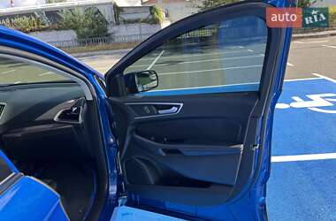 Внедорожник / Кроссовер Ford Edge 2018 в 