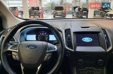 Позашляховик / Кросовер Ford Edge 2019 в 