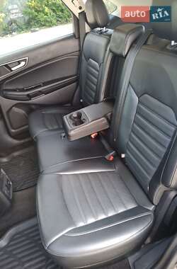 Позашляховик / Кросовер Ford Edge 2015 в 