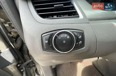 Позашляховик / Кросовер Ford Edge 2013 в 