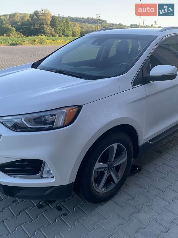 Позашляховик / Кросовер Ford Edge 2019 в Чернівцях
