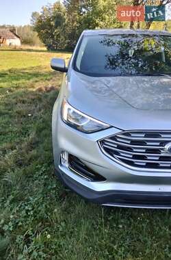 Позашляховик / Кросовер Ford Edge 2021 в 