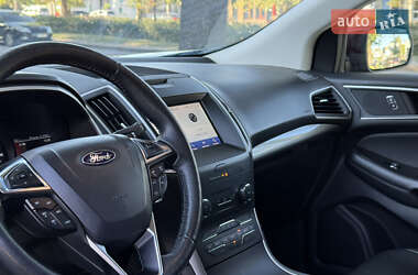 Позашляховик / Кросовер Ford Edge 2020 в 