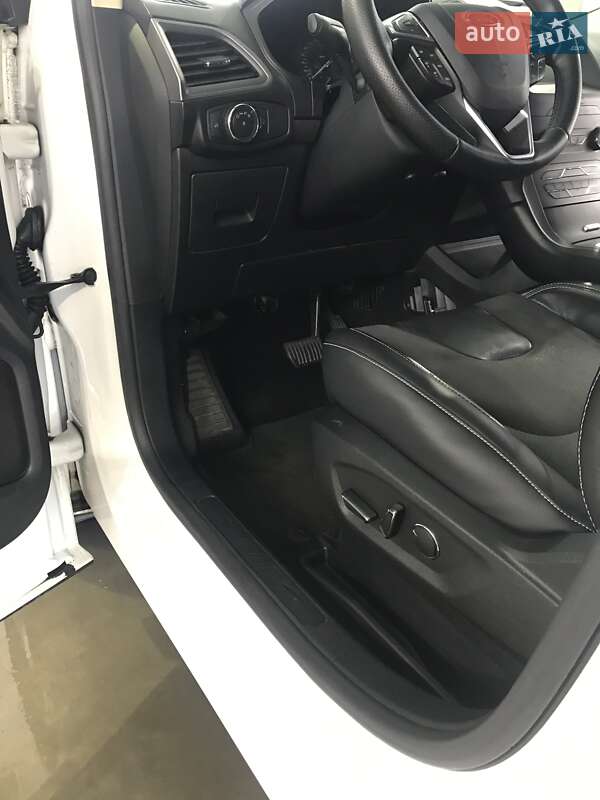 Позашляховик / Кросовер Ford Edge 2015 в Києві