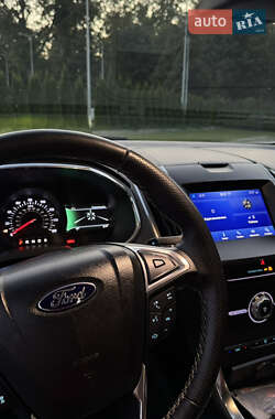 Внедорожник / Кроссовер Ford Edge 2019 в 
