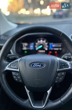 Внедорожник / Кроссовер Ford Edge 2022 в 