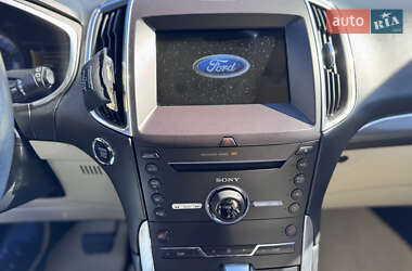 Позашляховик / Кросовер Ford Edge 2016 в 