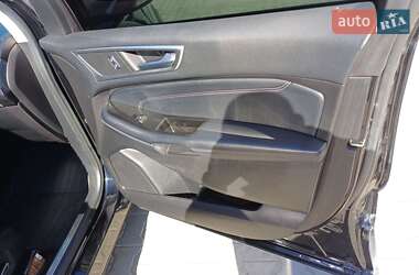 Внедорожник / Кроссовер Ford Edge 2017 в 