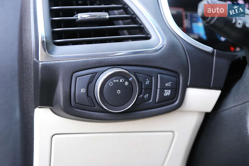 Позашляховик / Кросовер Ford Edge 2018 в Києві