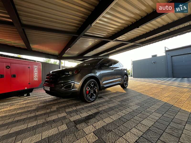 Позашляховик / Кросовер Ford Edge 2018 в Городку