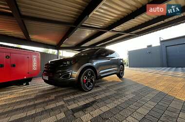 Позашляховик / Кросовер Ford Edge 2018 в 