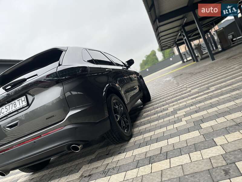 Позашляховик / Кросовер Ford Edge 2018 в Городку