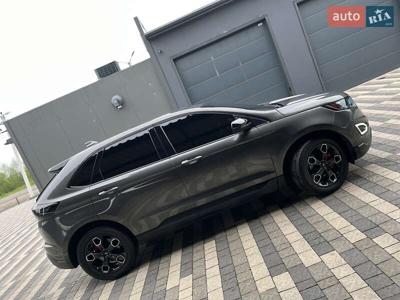 Позашляховик / Кросовер Ford Edge 2018 в Городку