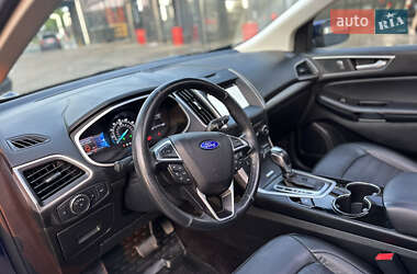 Позашляховик / Кросовер Ford Edge 2016 в 