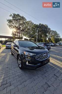 Позашляховик / Кросовер Ford Edge 2019 в 