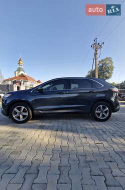 Позашляховик / Кросовер Ford Edge 2019 в 