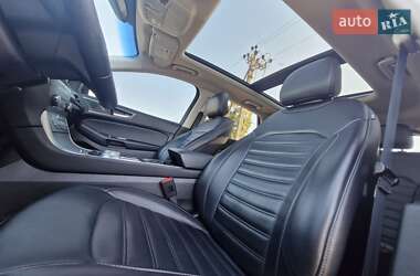 Позашляховик / Кросовер Ford Edge 2019 в 