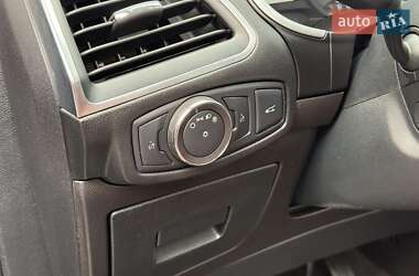 Внедорожник / Кроссовер Ford Edge 2015 в 