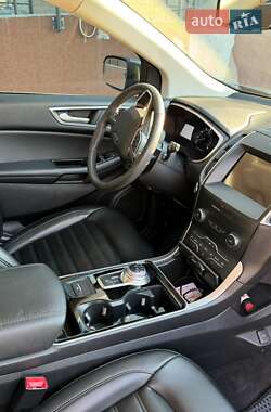 Позашляховик / Кросовер Ford Edge 2020 в 